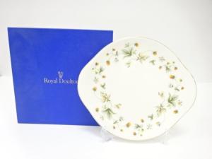 Royal Doulton　ロイヤルドルトン　ストロベリークリーム　B&Bプレート(27センチ)　洋食器